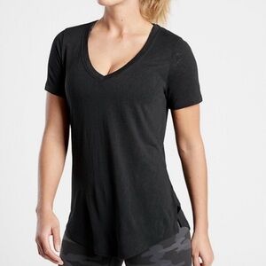 ATHLETA NWOT 🖤 Breezy Scoop VNeck Tee